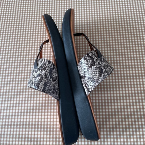 FitFlop Women's Delta Toe-Thong Sandals-Leather/Snake-Print. Size 11. EUC - Picture 5 of 14